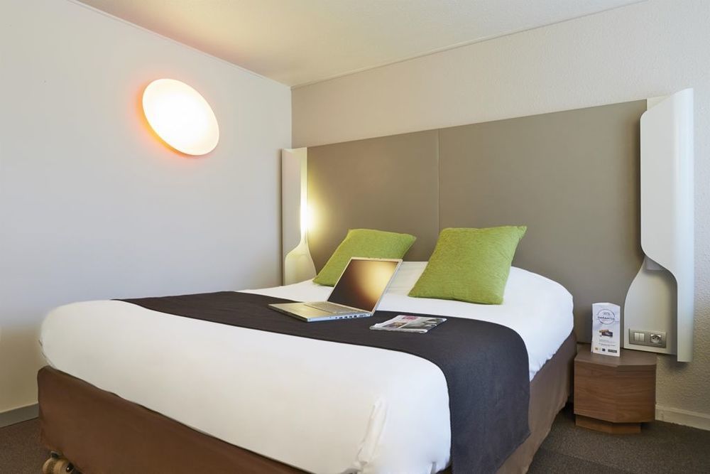 Campanile Lyon Sud Feyzin Hotel Quarto foto
